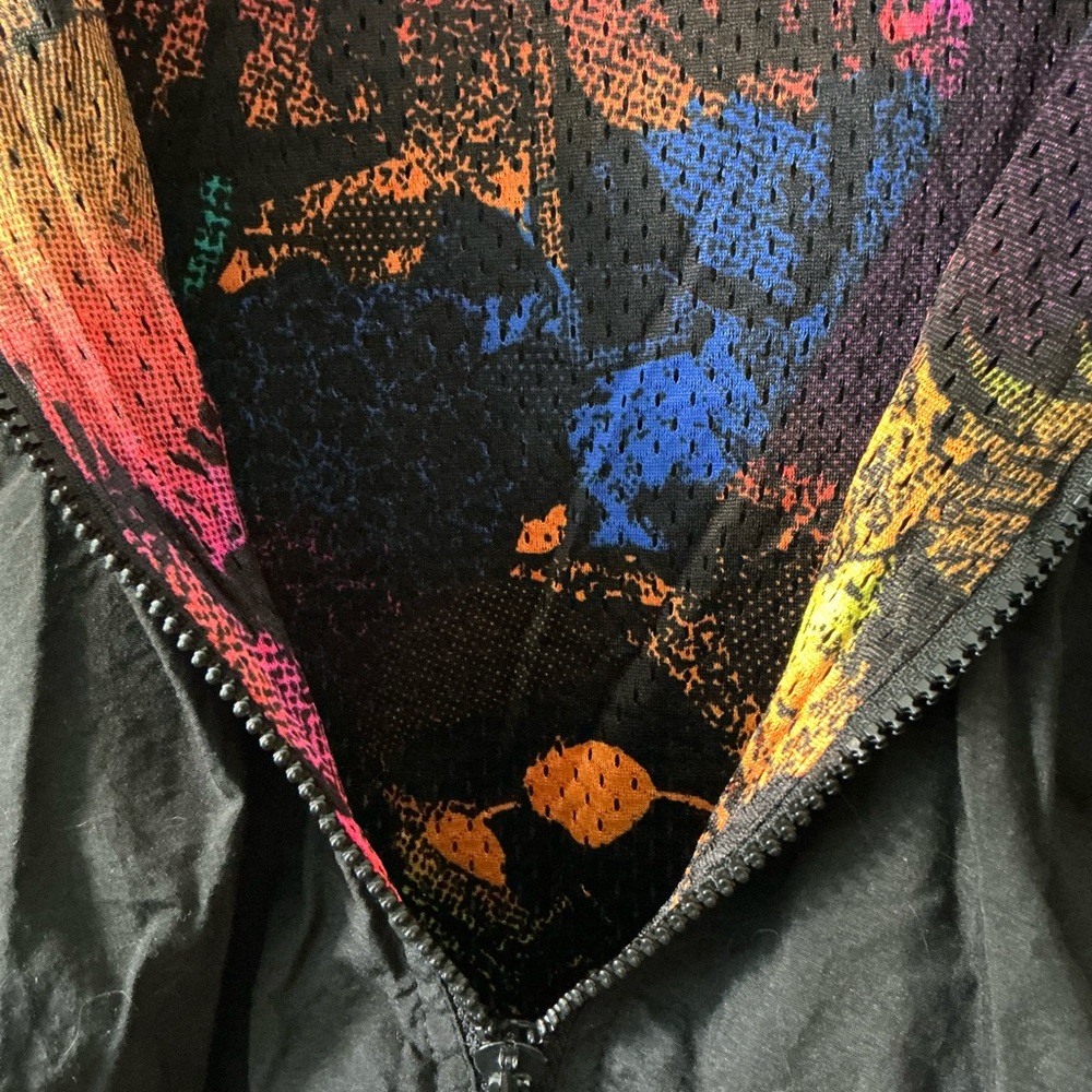 Speedo Black Bomber Jacket with Vibrant Lining size large - Picture 2 of 5